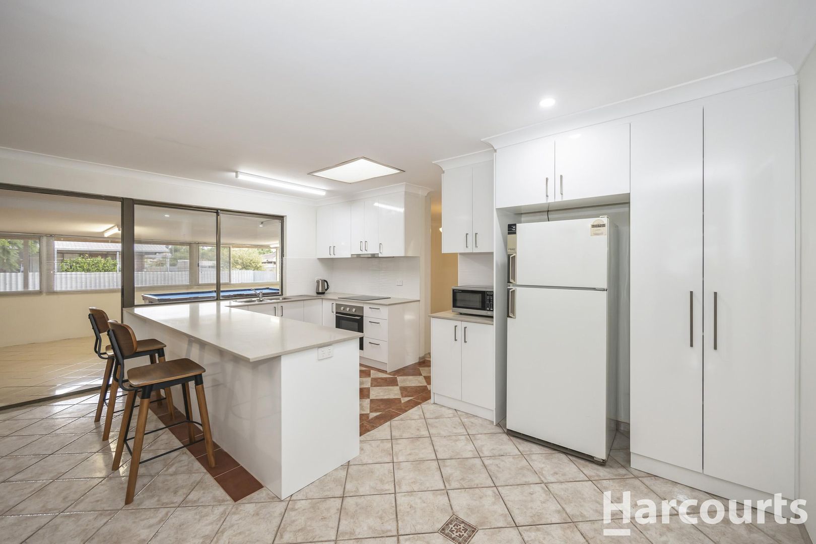 3 Boronia Close, Camillo WA 6111, Image 1