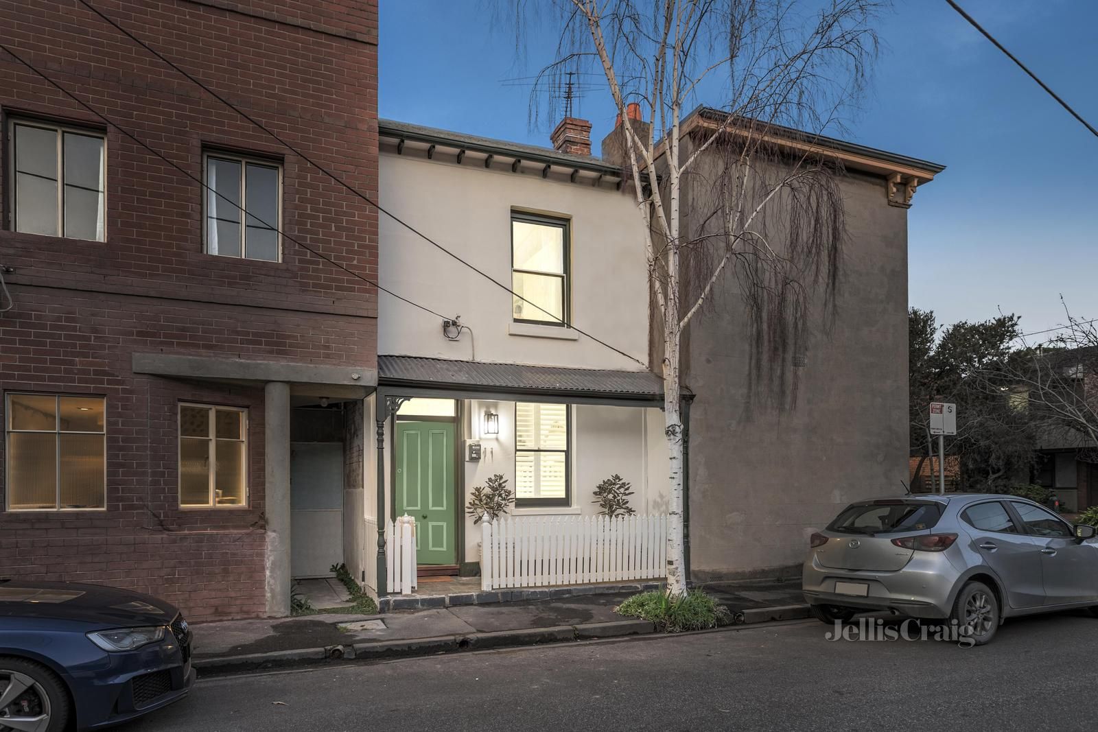 2 bedrooms House in 11 Queen Street SOUTH MELBOURNE VIC, 3205