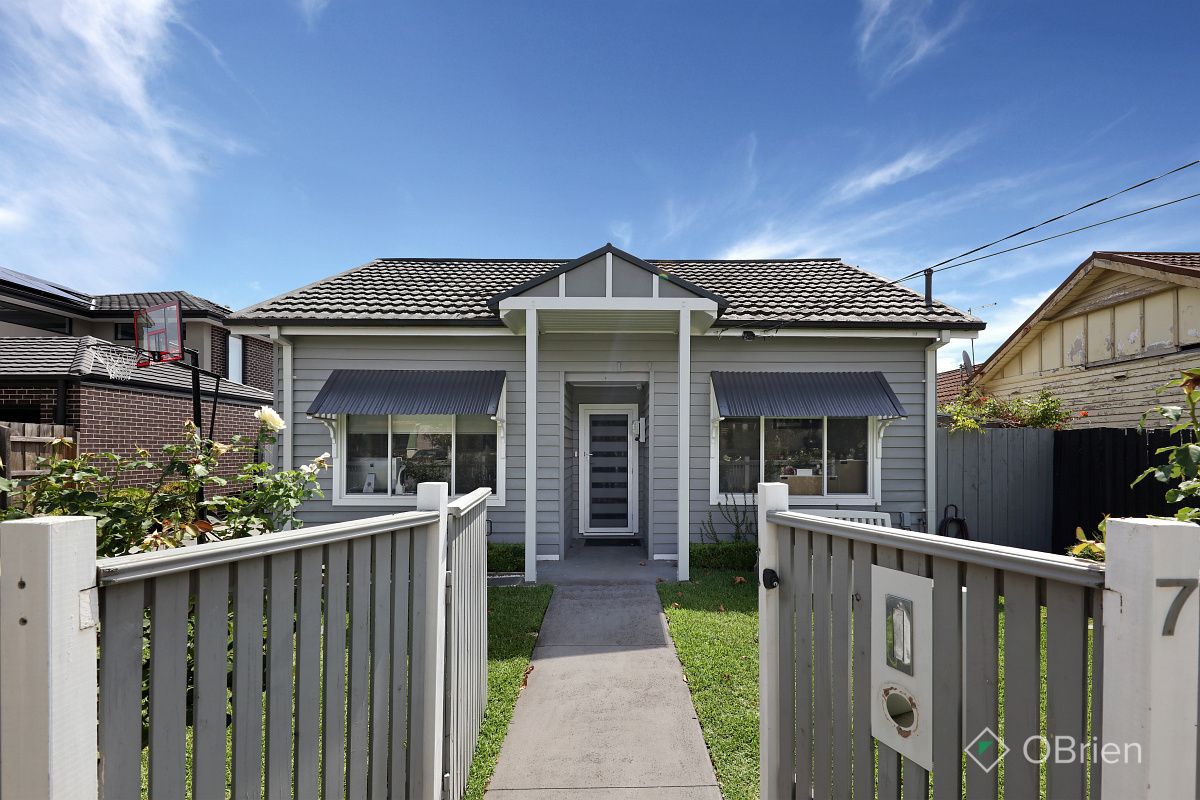 3 bedrooms House in 7 John Street OAKLEIGH VIC, 3166