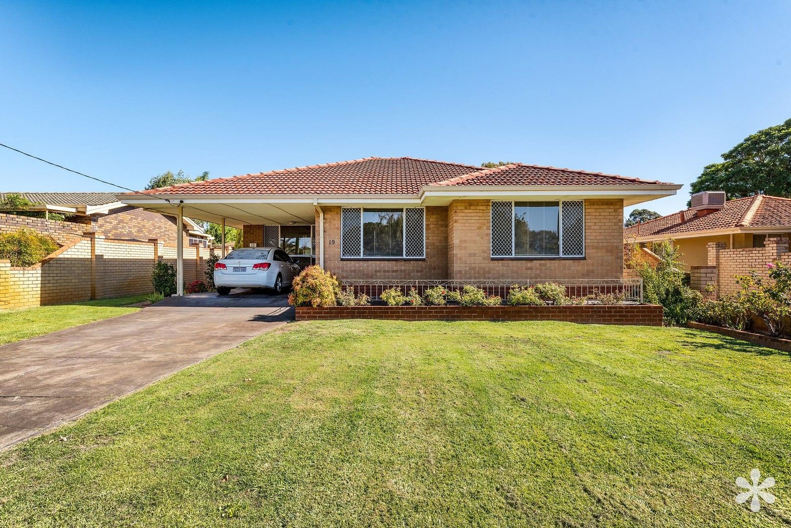 3 bedrooms House in 19 Riley Road RIVERTON WA, 6148