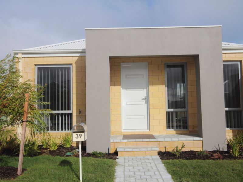 3 bedrooms House in 39 Forestay Turn ALKIMOS WA, 6038