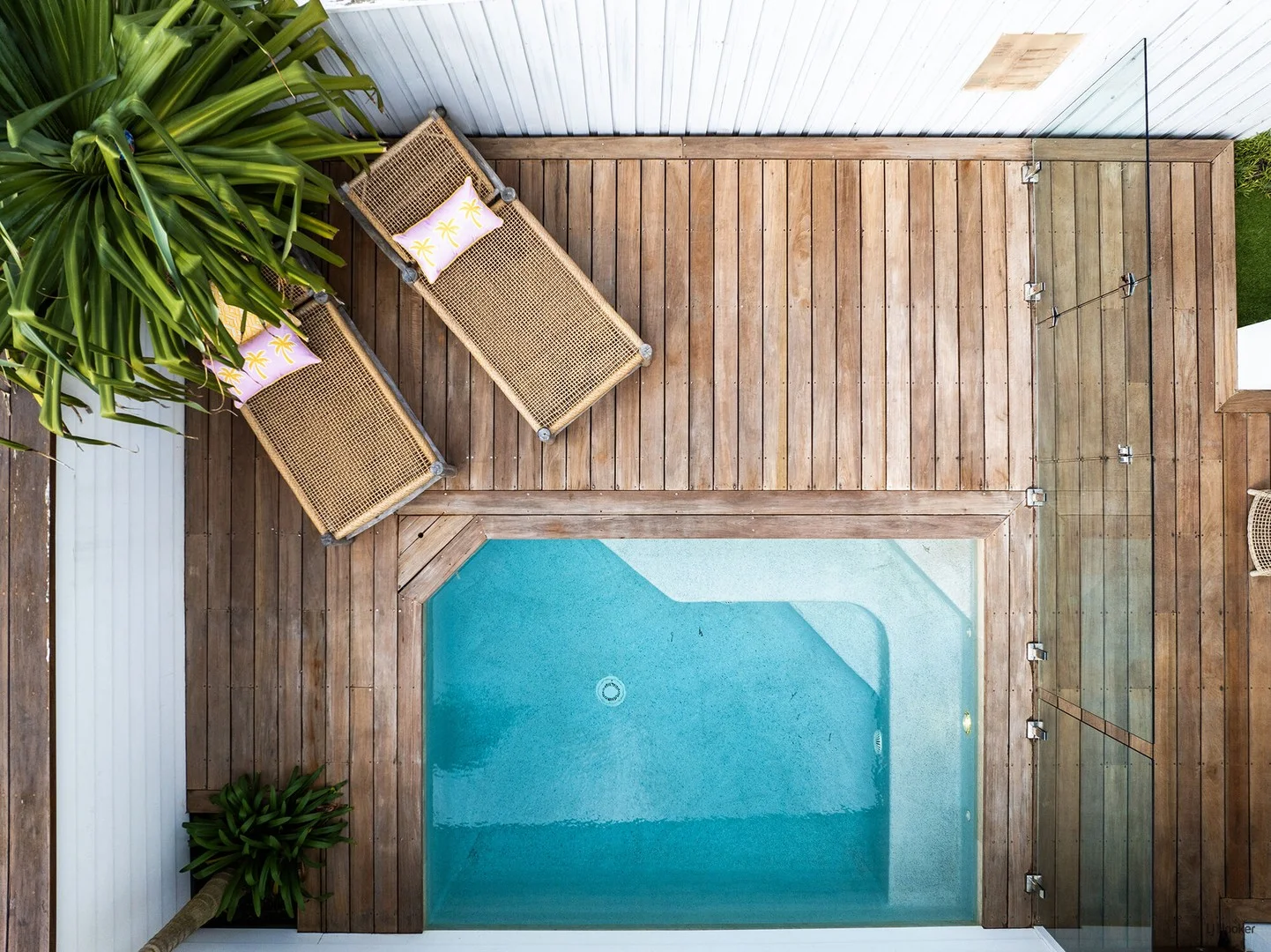 232 Jefferson Lane, Palm Beach QLD 4221