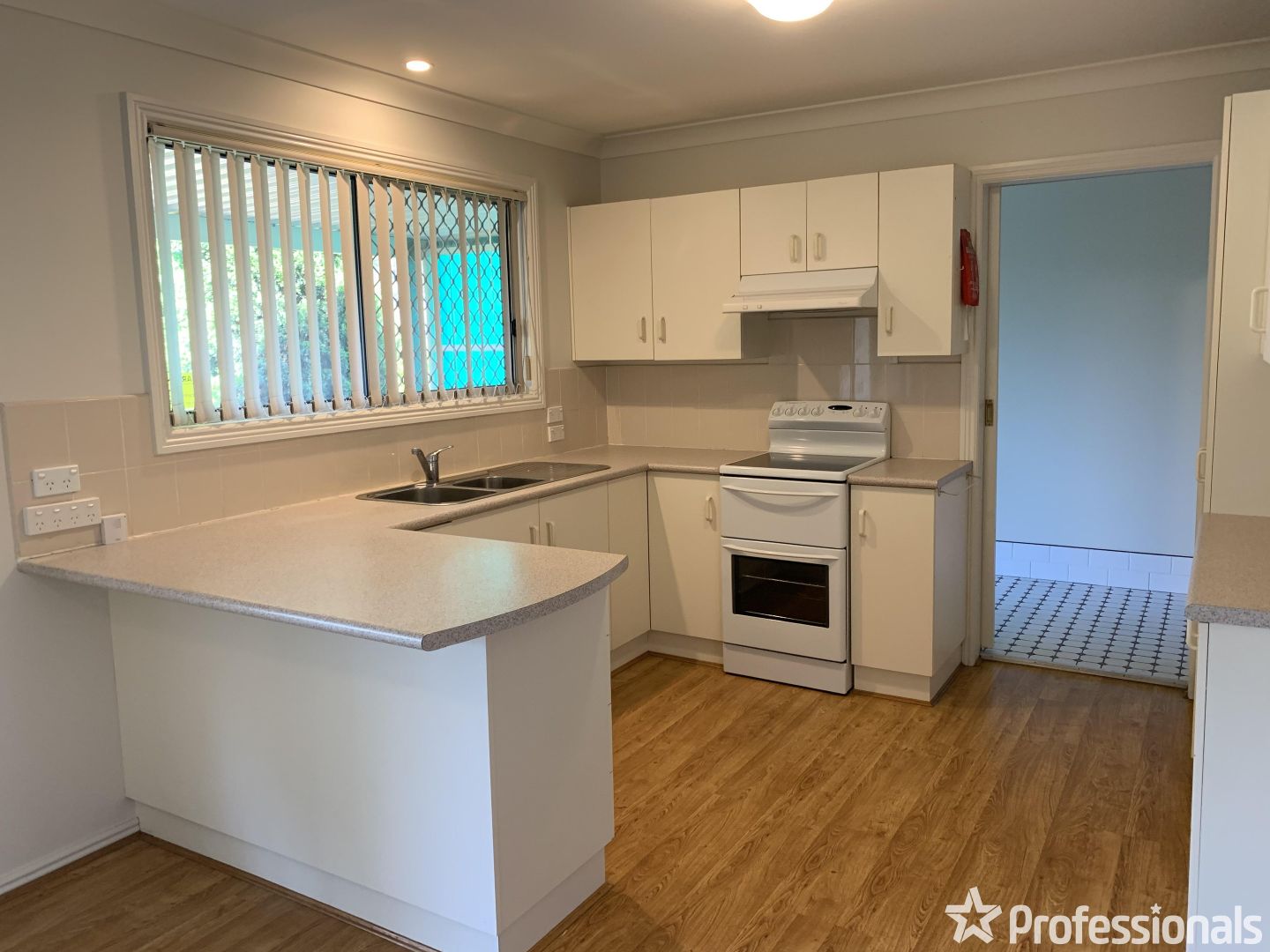 3/60 Brinawarr Street, Bomaderry NSW 2541 House For Rent 400 Domain