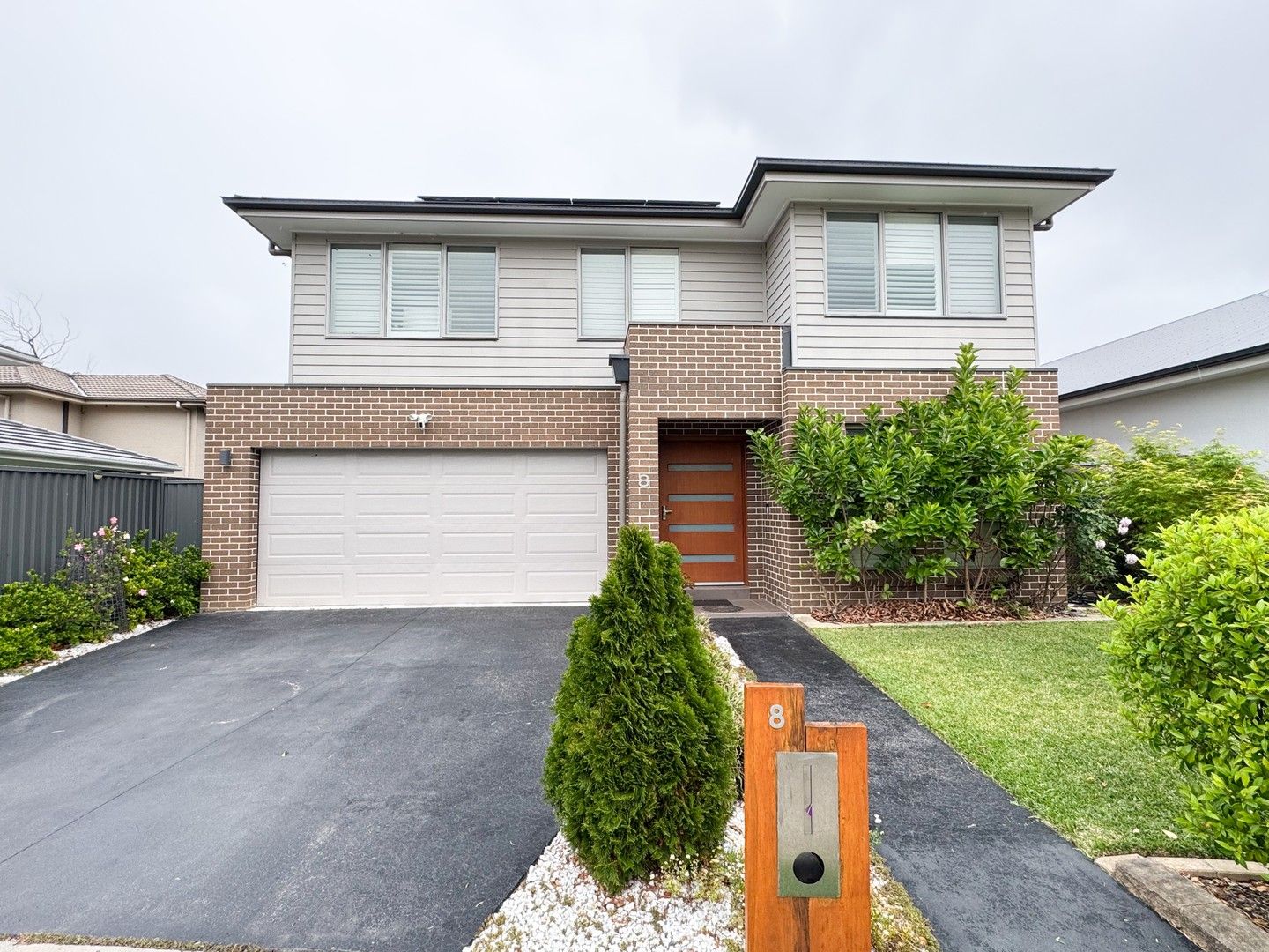 4 bedrooms House in 8 Jaclyn Street JORDAN SPRINGS NSW, 2747