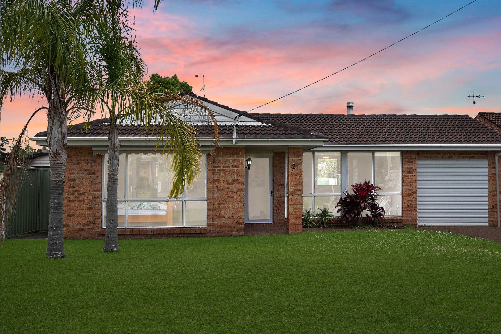 21 Hunter Street, Charmhaven NSW 2263, Image 0