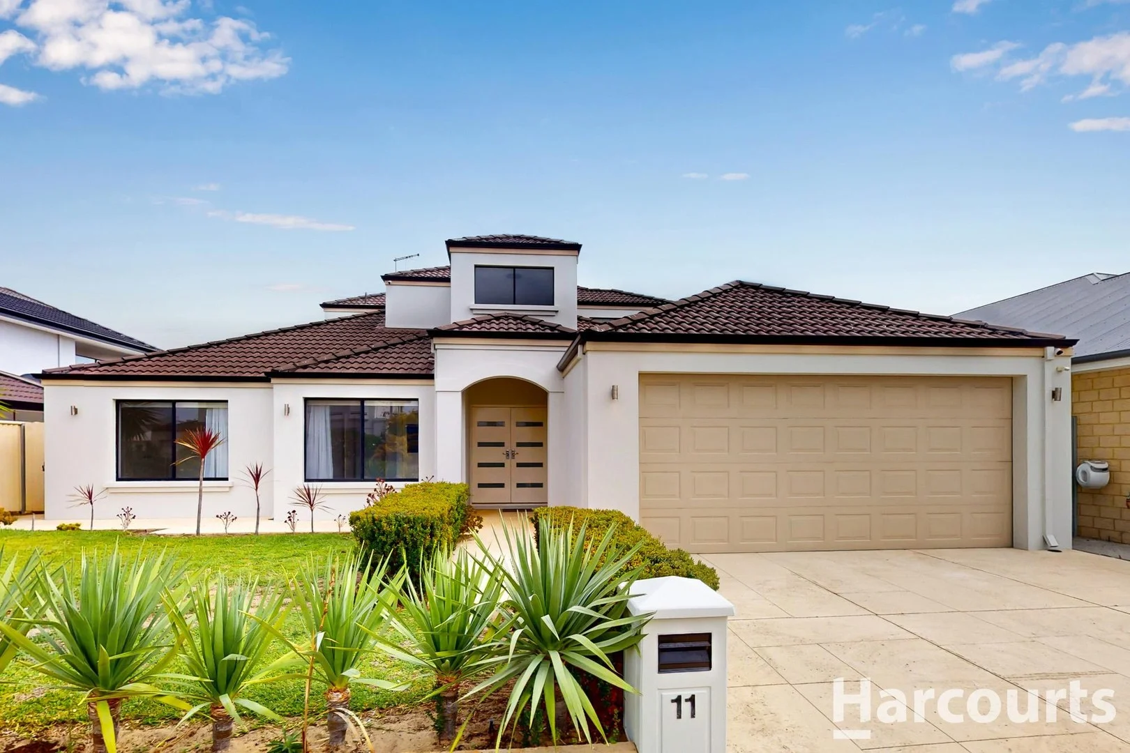11 Whitehorses Drive, Burns Beach WA 6028
