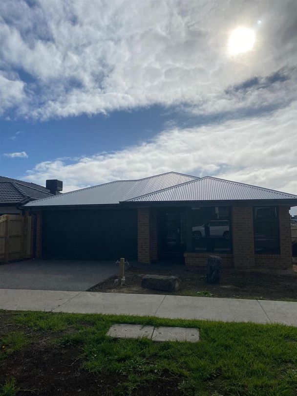 2 bedrooms House in 16 Elsa Terrace SAN REMO VIC, 3925