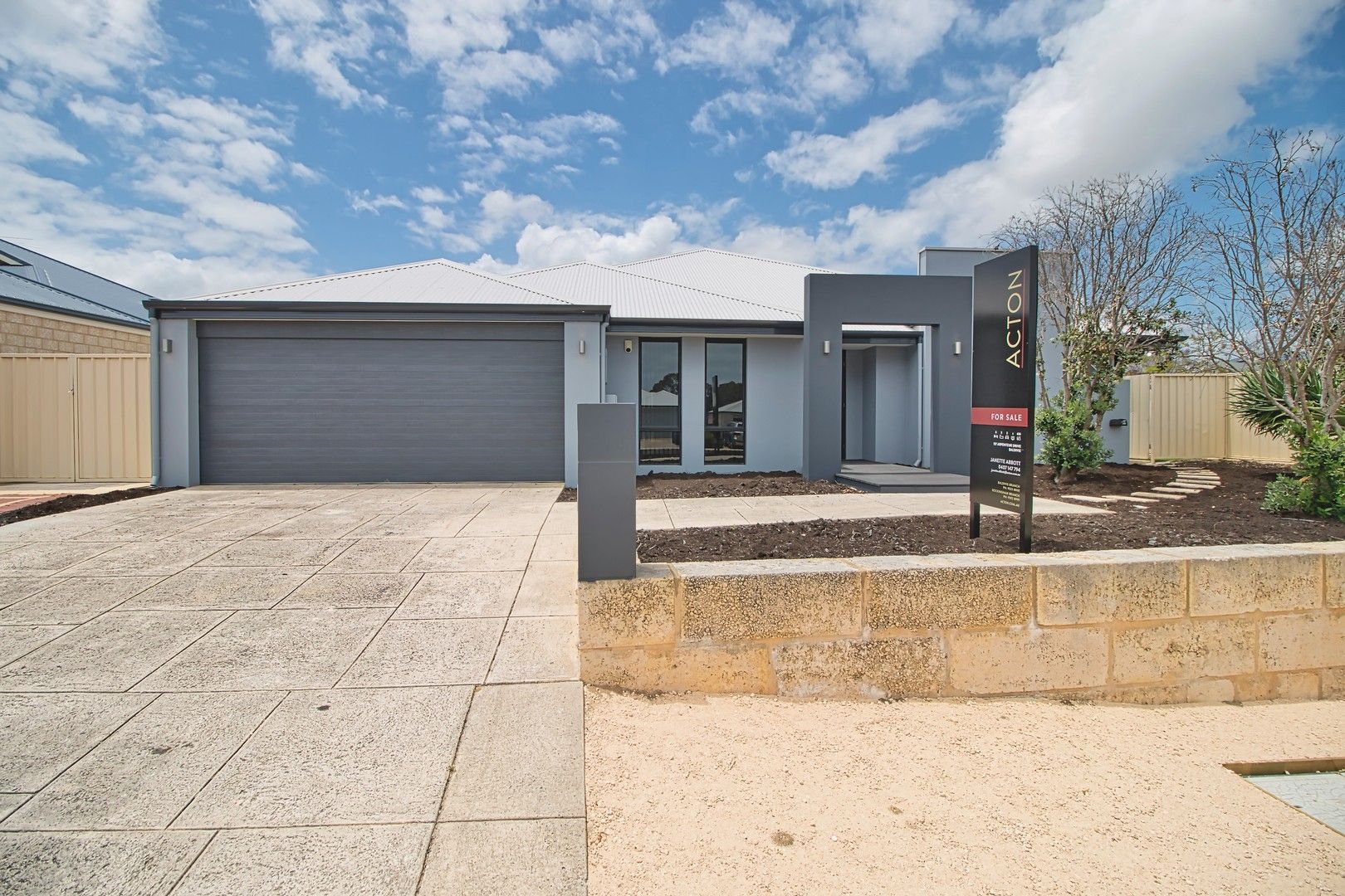 3 bedrooms House in 137 Arpenteur Drive BALDIVIS WA, 6171