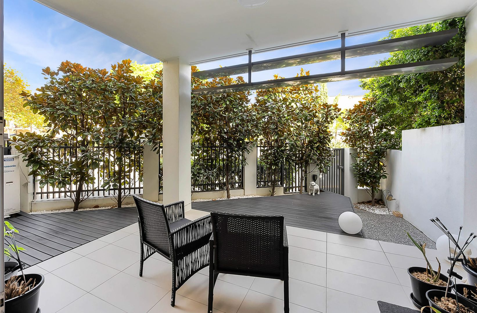 17/3031 The Boulevard, Carrara QLD 4211, Image 2