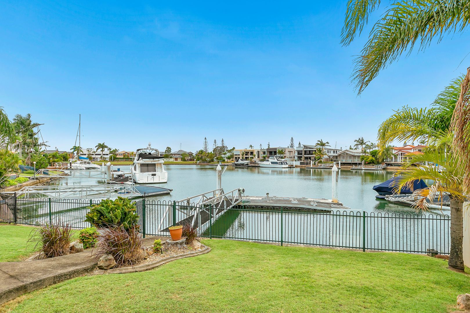 15 Plymouth Court, Raby Bay QLD