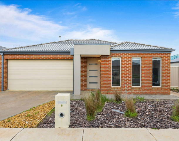 8 Masters Drive, Winter Valley VIC 3358