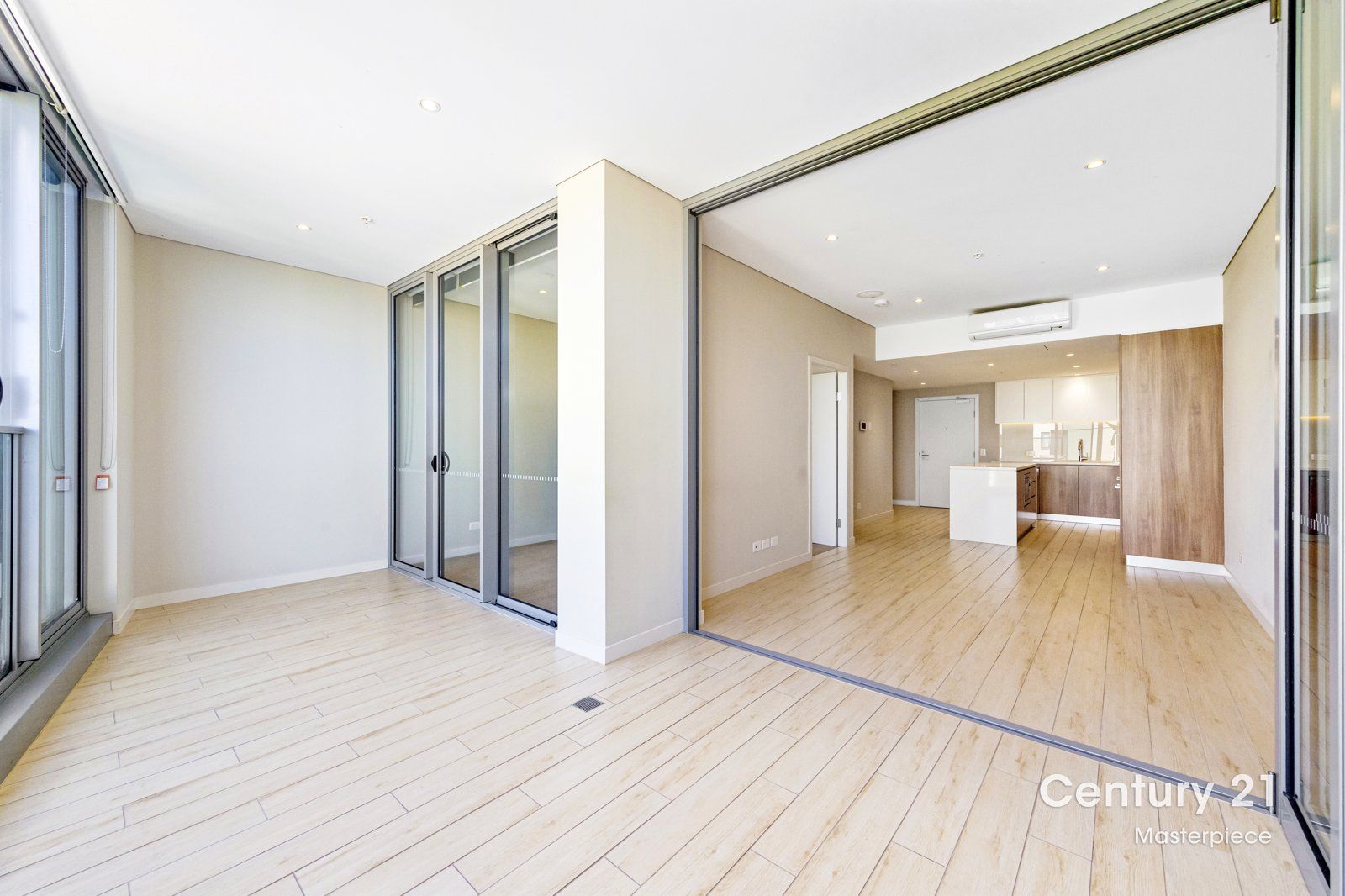 1 bedrooms Apartment / Unit / Flat in 513/7 Half Street WENTWORTH POINT NSW, 2127