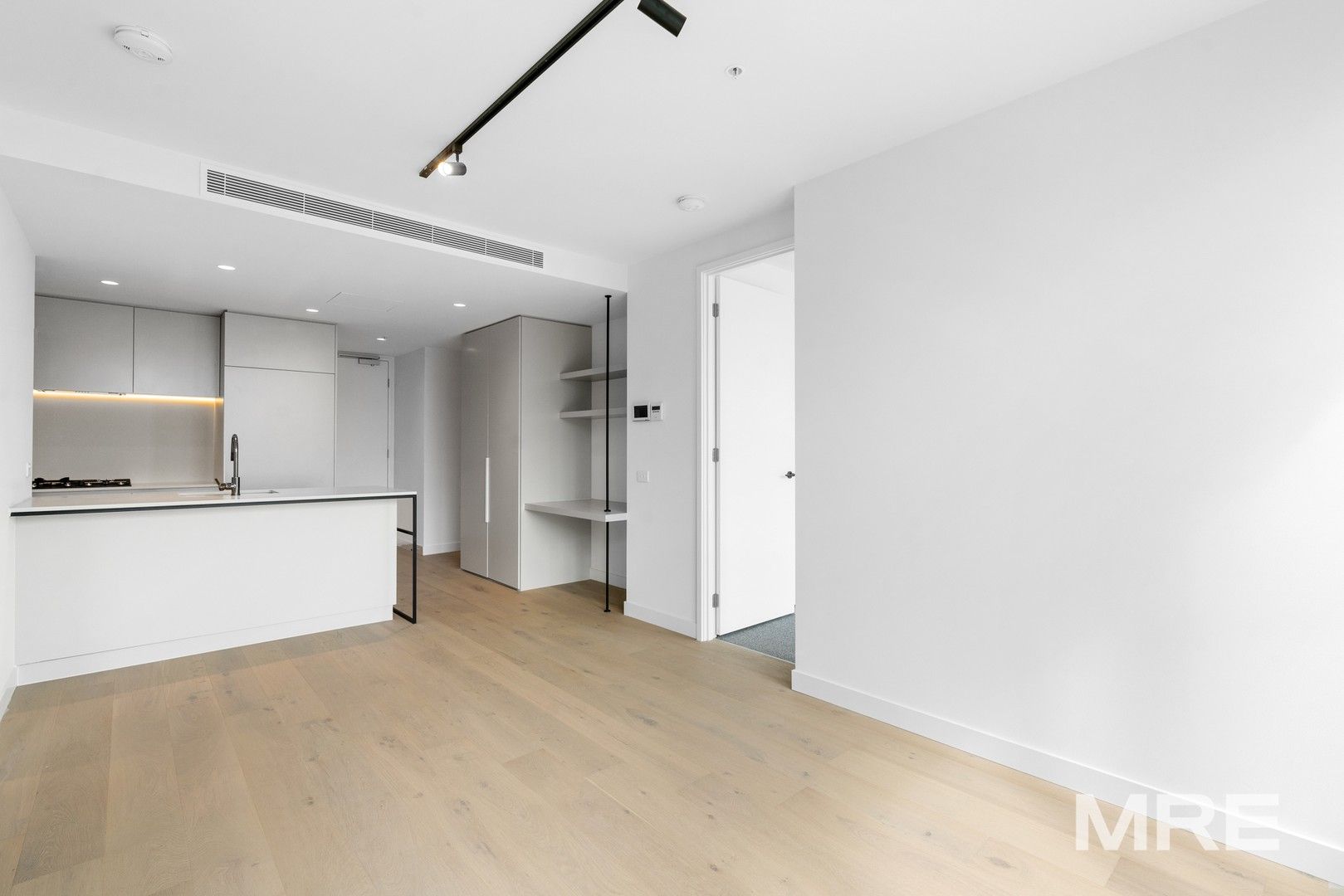 2 bedrooms Apartment / Unit / Flat in 504/41 Bank Street SOUTH MELBOURNE VIC, 3205