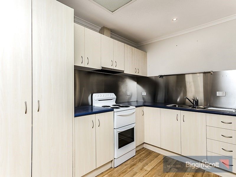 17 52 Middle Road Maribyrnong