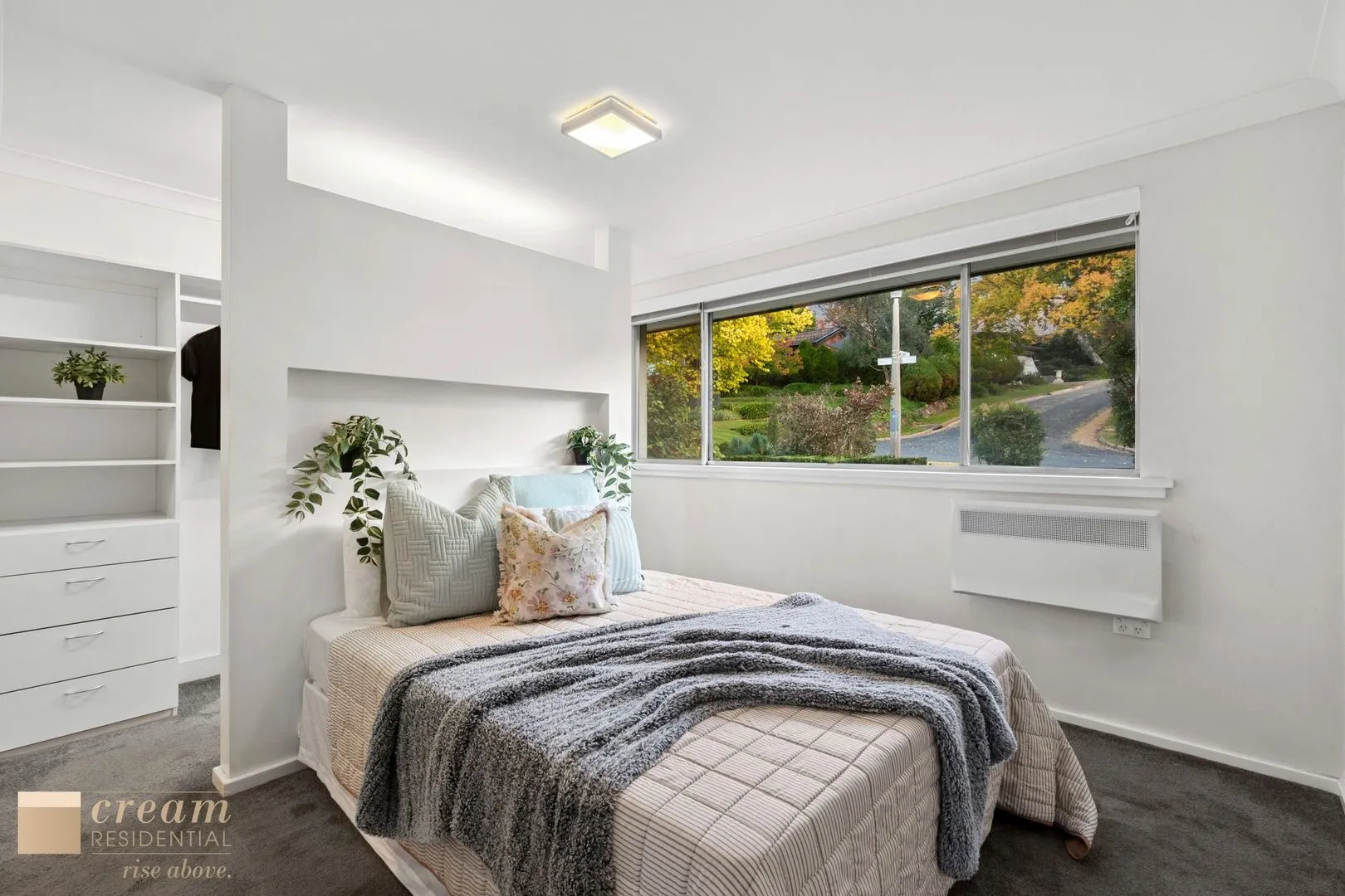 House in Curtin - More