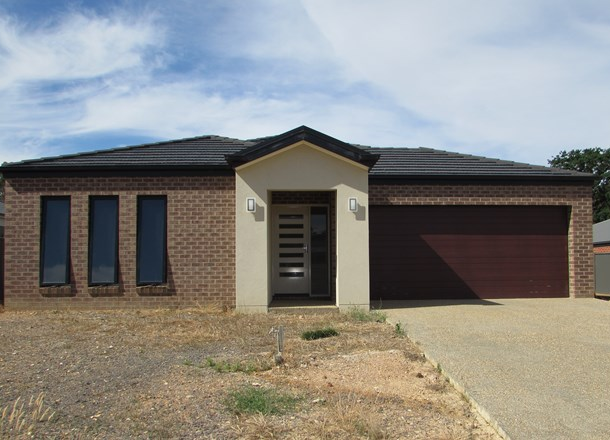 12 Carloway Drive, Mckenzie Hill VIC 3451