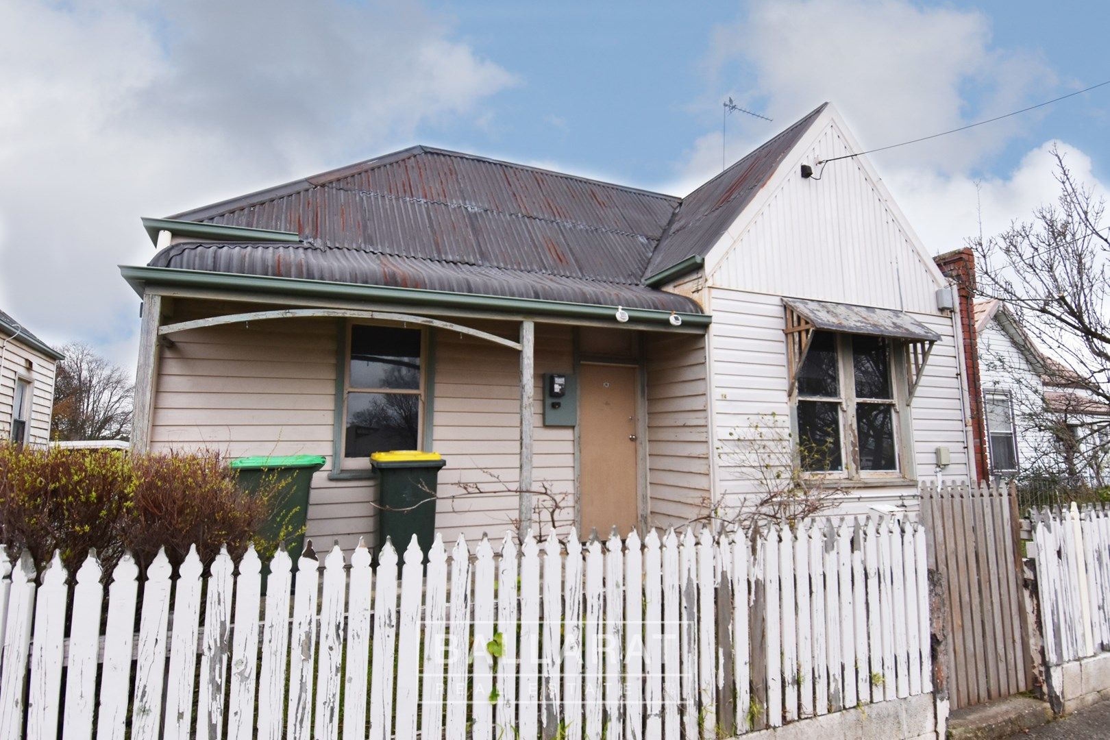 3 bedrooms House in 14 Crompton Street SOLDIERS HILL VIC, 3350