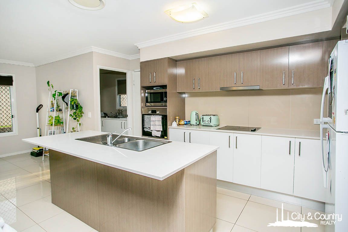 3 bedrooms Apartment / Unit / Flat in Unit 2/96 Simpson Street MOUNT ISA QLD, 4825