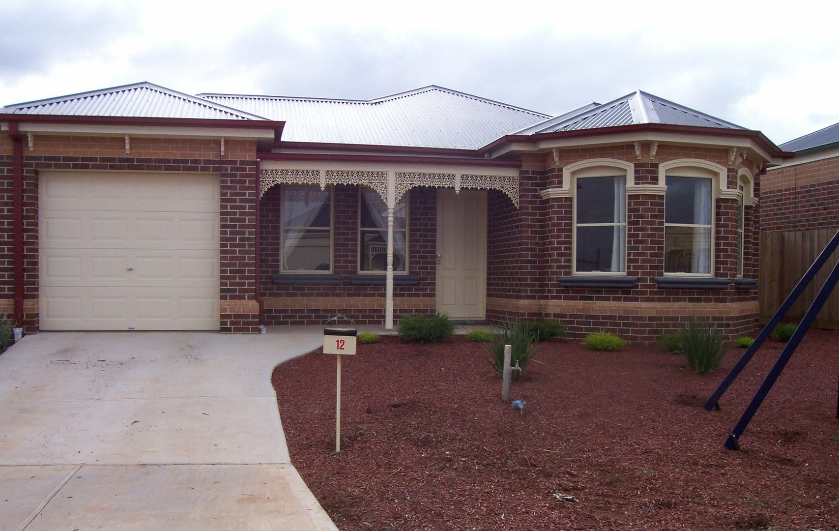 3 bedrooms House in 12 Emily Crescent POINT COOK VIC, 3030