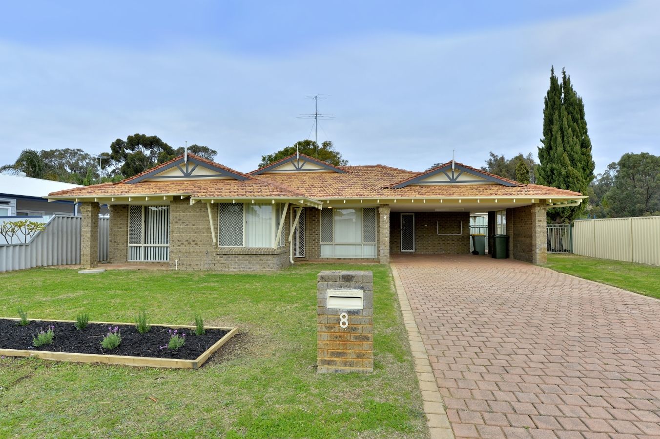 4 bedrooms House in 8 Herald Rise GREENFIELDS WA, 6210