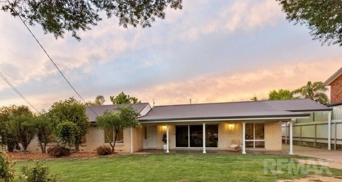 9 Avon Avenue, Lake Albert NSW 2650