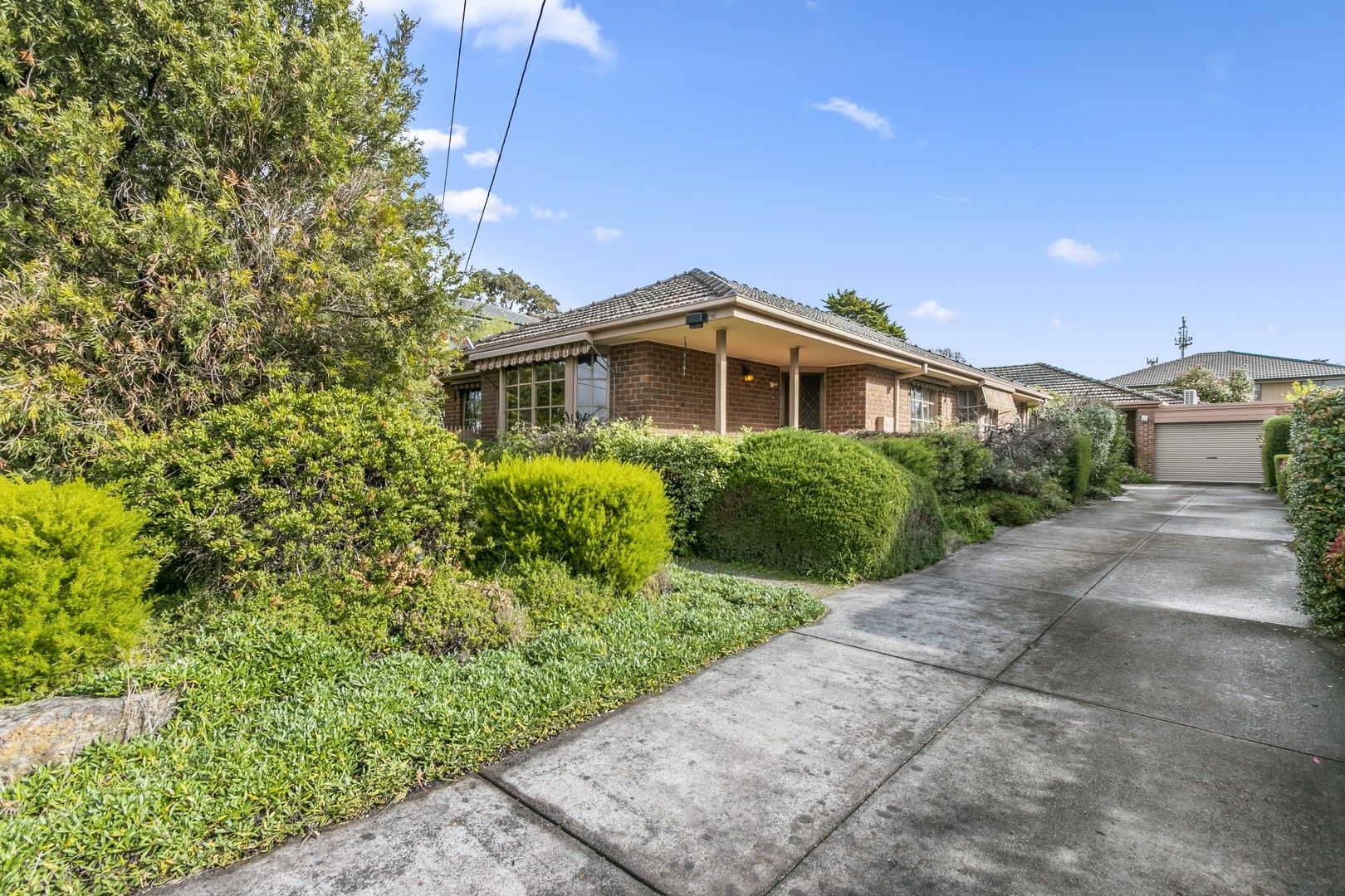 3 bedrooms Apartment / Unit / Flat in 1/25 Blue Hills Avenue MOUNT WAVERLEY VIC, 3149