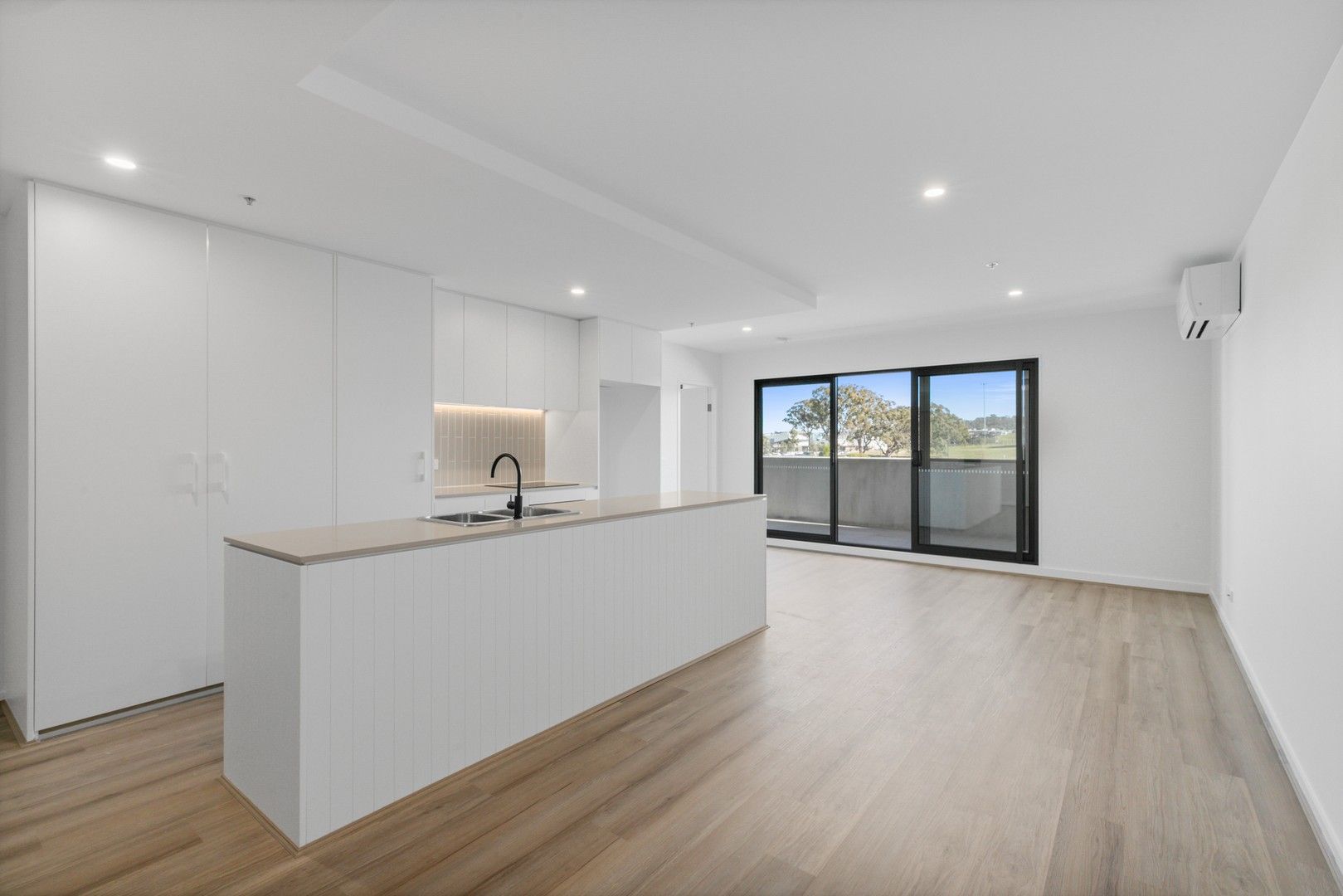2 bedrooms Apartment / Unit / Flat in 226/181 Sutherland Crescent TAYLOR ACT, 2913