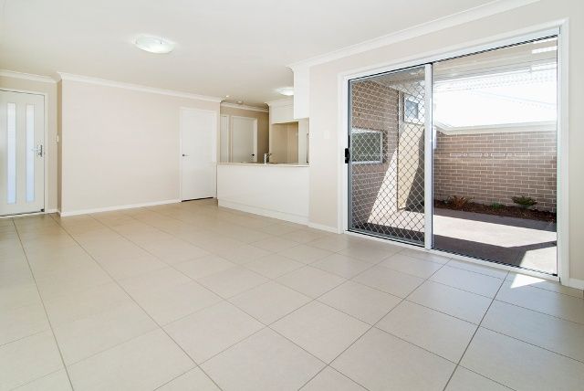 Unit 4/16 Swallow Court, Newtown QLD 4350, Image 2