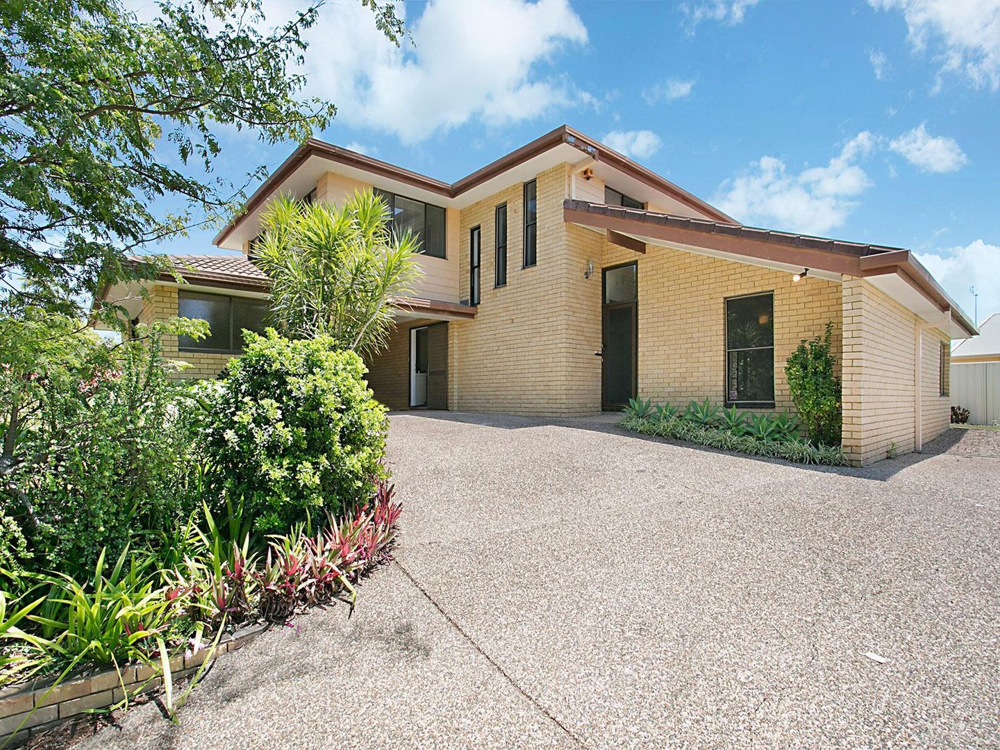 19 Summit Crescent, Carrara QLD 4211, Image 1