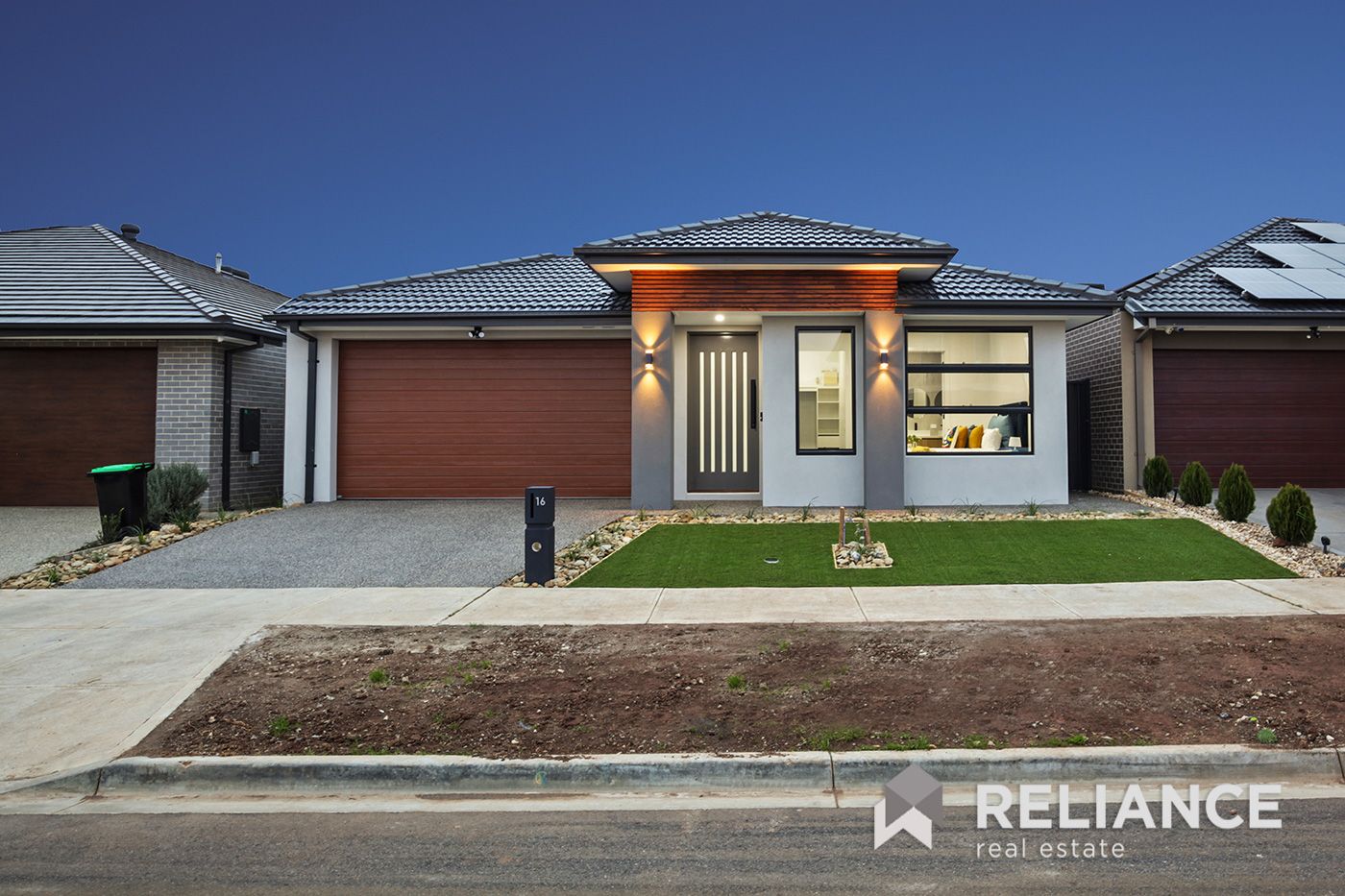 4 bedrooms House in 16 Slate Way COBBLEBANK VIC, 3338