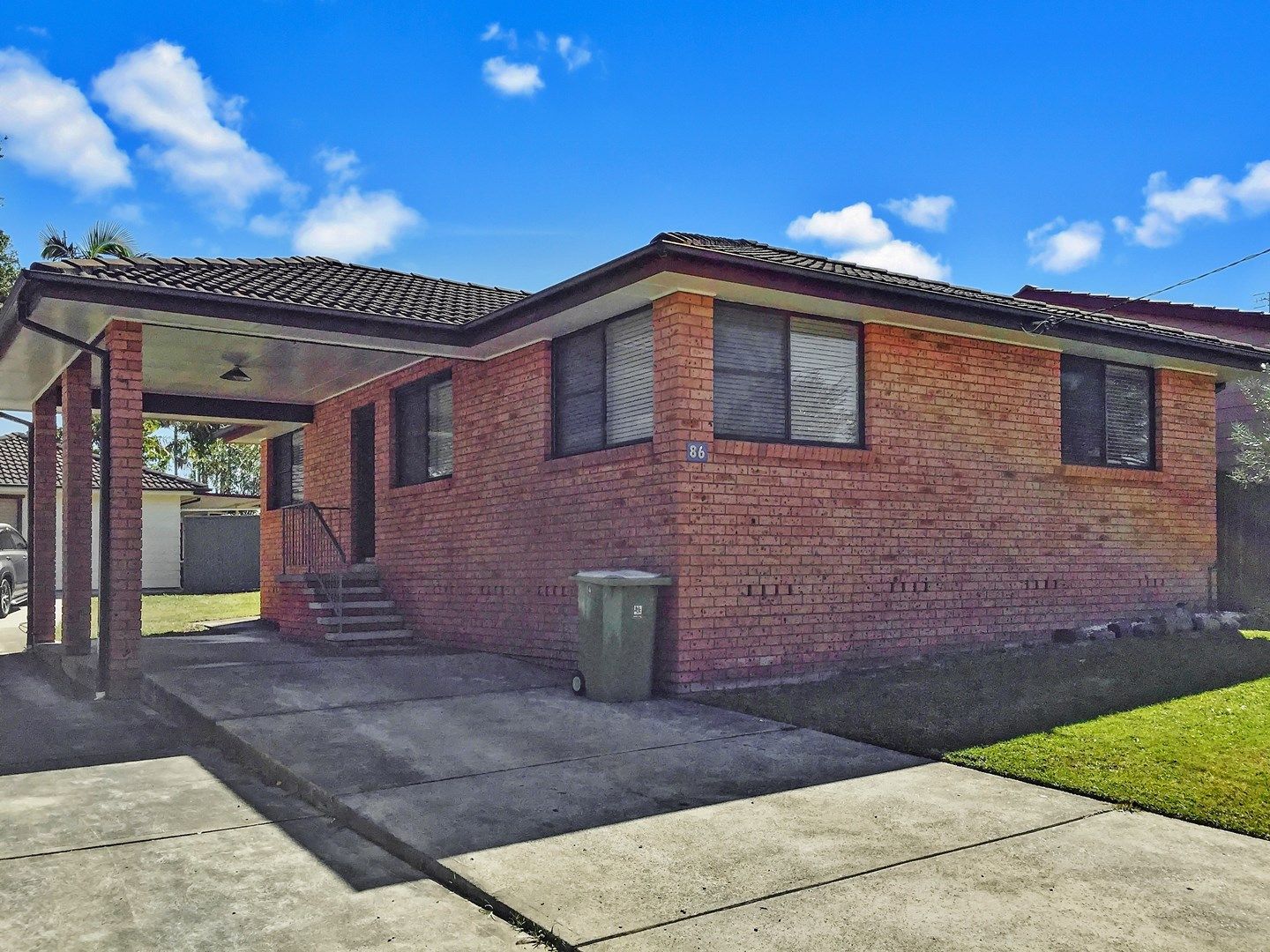 3 bedrooms House in 86 Coonanga Ave BUDGEWOI NSW, 2262