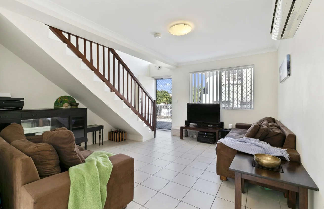 2/49 Merthyr Rd, New Farm QLD 4005