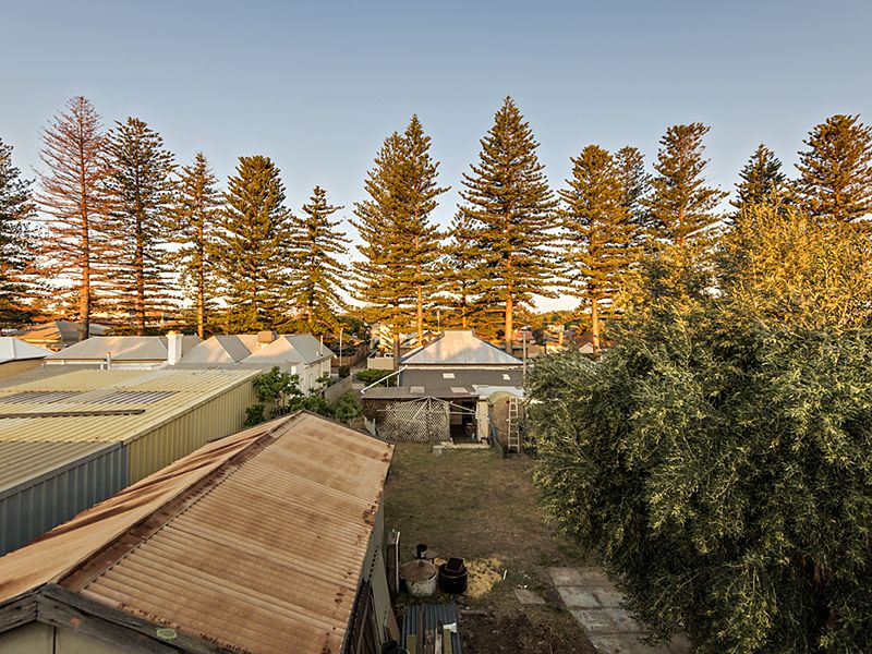 100 Fitzgerald Street, Beachlands WA 6530, Image 2