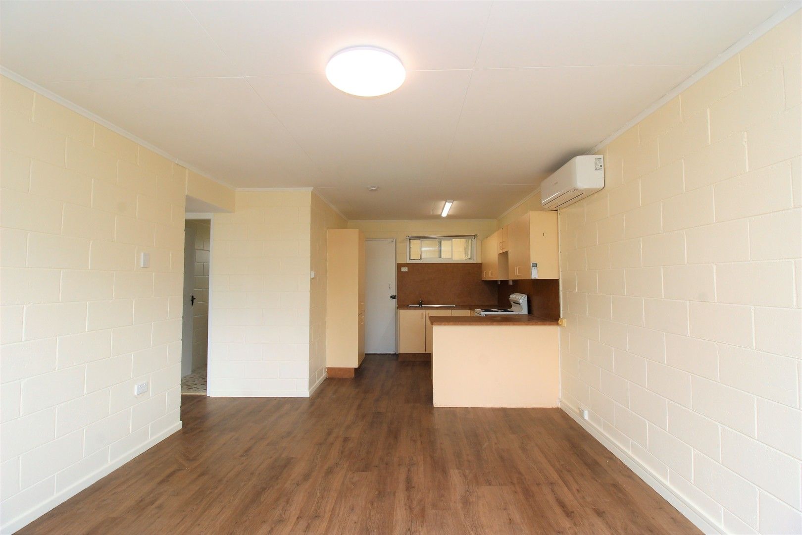 2 bedrooms Apartment / Unit / Flat in Unit 1/5 Elliott Ave MOUNT ISA QLD, 4825