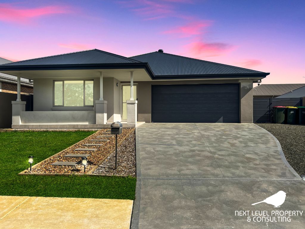 4 bedrooms House in 25 Ferry Pde NORTH ROTHBURY NSW, 2335
