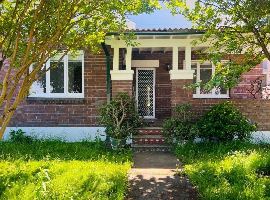 1 bedrooms House in 59a Hawksview Street MERRYLANDS NSW, 2160