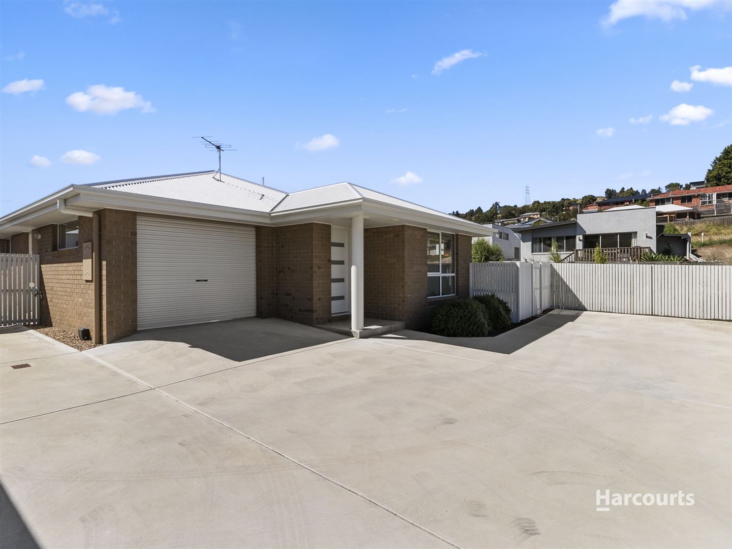 2 bedrooms Apartment / Unit / Flat in 2/104 Brookston Drive MORNINGTON TAS, 7018