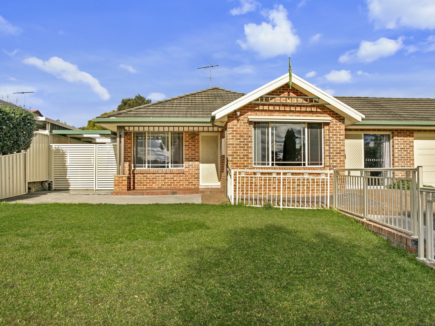 23 Derwent Place, Bossley Park NSW 2176, Image 0