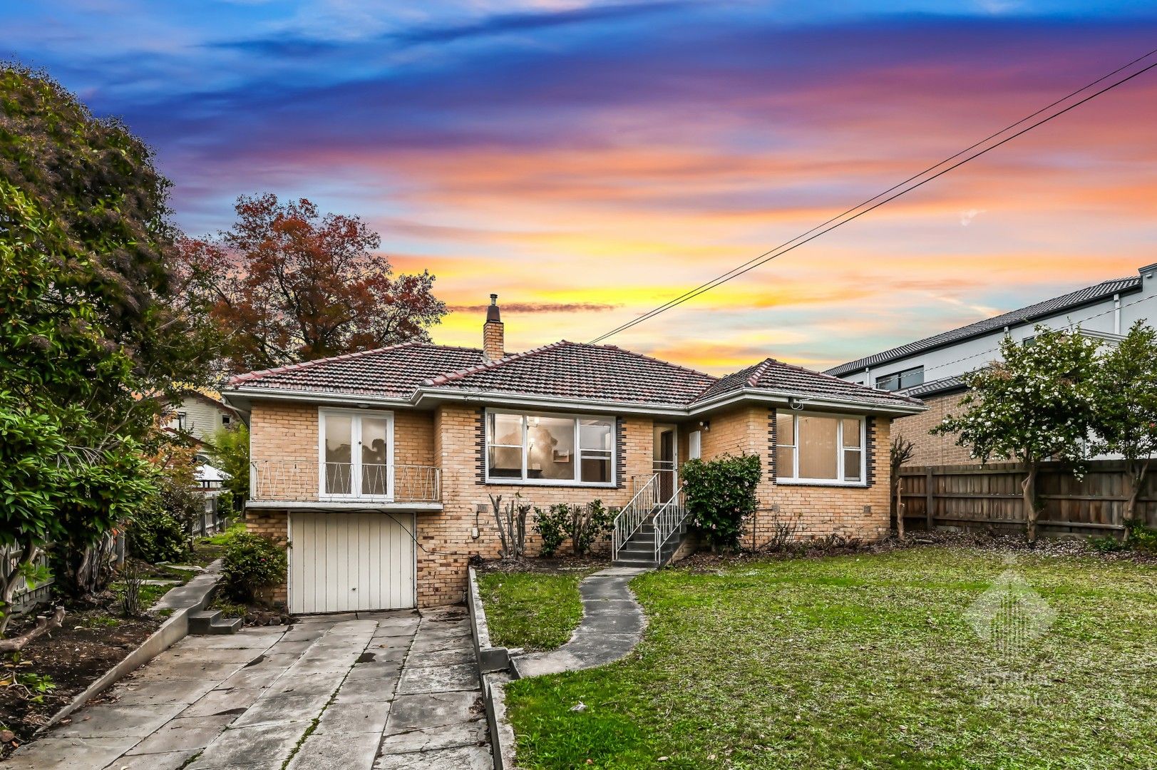 4 bedrooms House in 66 Hinkler Road GLEN WAVERLEY VIC, 3150