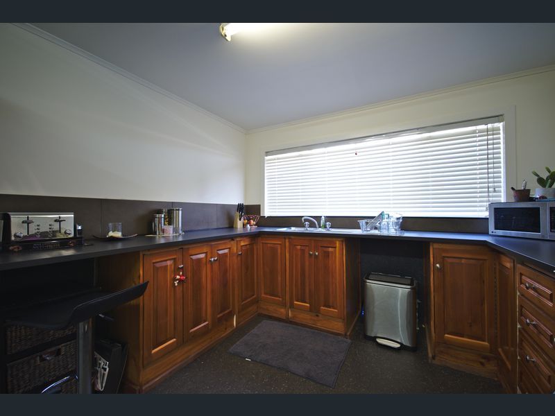 5 McArthur Avenue, St Albans VIC 3021, Image 2