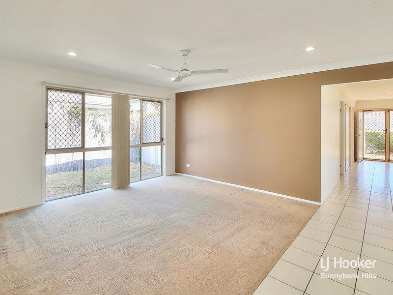 8 Pebbles CRT, Berrinba QLD 4117, Image 2