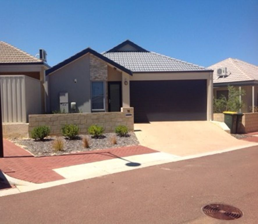 3 bedrooms House in 16 Roundwood Circuit RIDGEWOOD WA, 6030