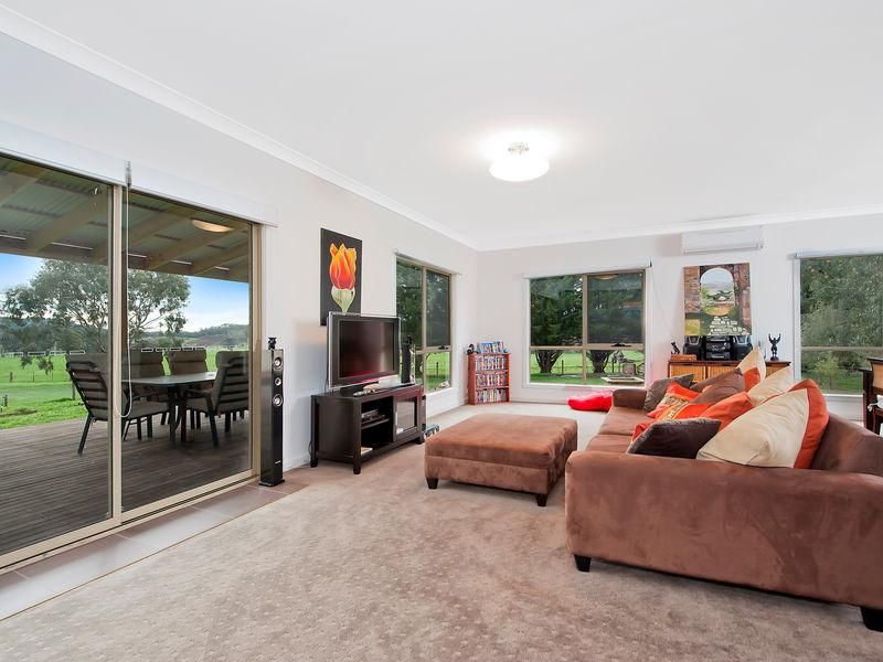 7 Henry Street, FORREST VIC 3236, Image 2