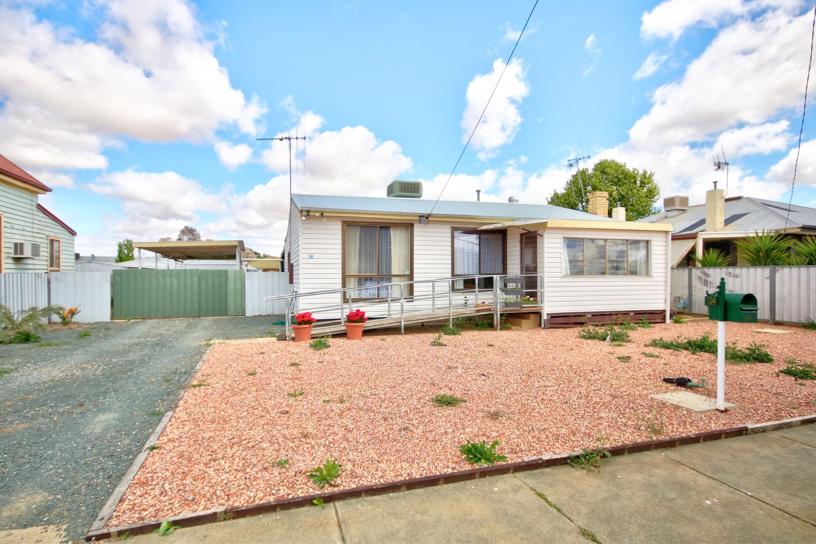 34 Hopetoun Street, Rochester VIC 3561, Image 2