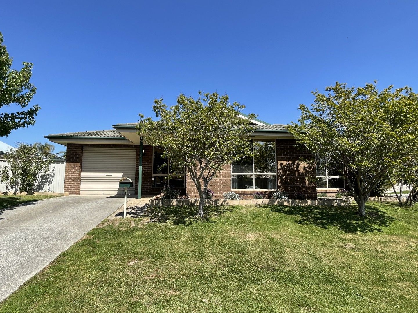 2 bedrooms House in 6 Pickering Place WODONGA VIC, 3690