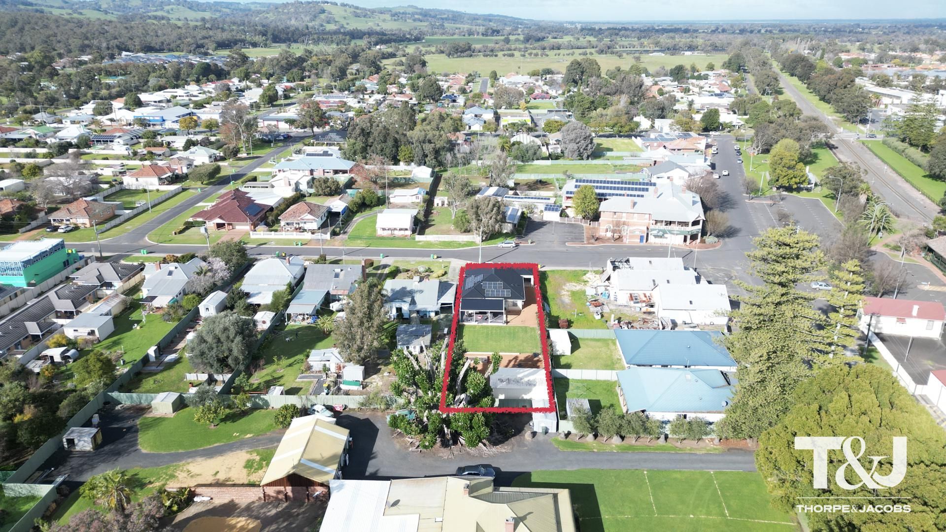 24 Harvey Street, Harvey WA 6220, Image 2