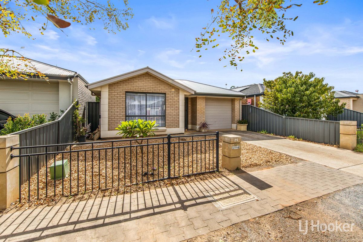 25 Riesling Crescent, Andrews Farm SA 5114, Image 2