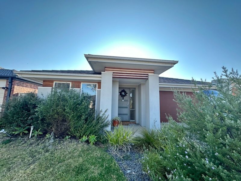 4 bedrooms House in 18 Robyn Street BROOKFIELD VIC, 3338