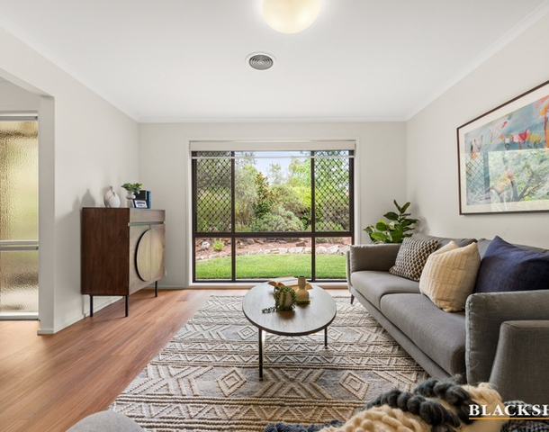 4/3 Shepherdson Place, Isaacs ACT 2607