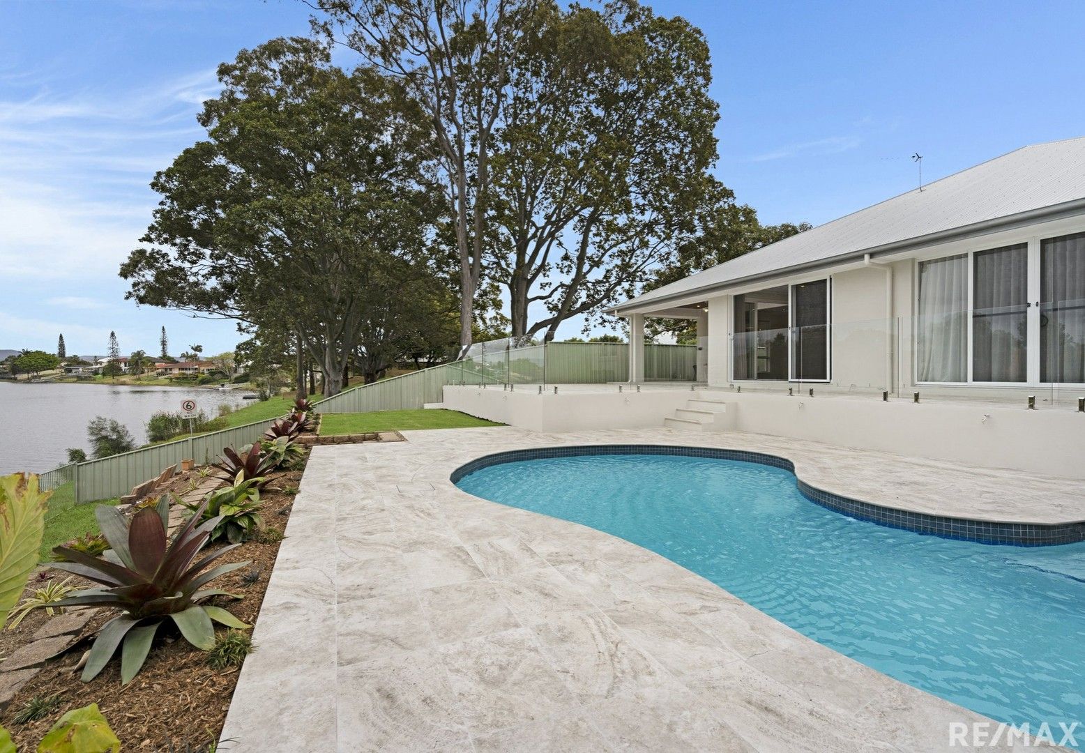 5 bedrooms House in 44 Honeyeater Drive BURLEIGH WATERS QLD, 4220